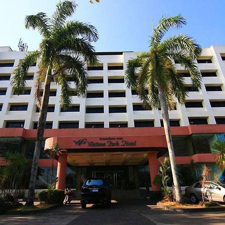 Wattana Park Hotel Транг Екстериор снимка