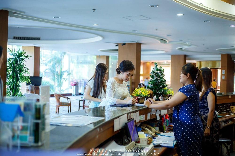 Wattana Park Hotel Транг Екстериор снимка