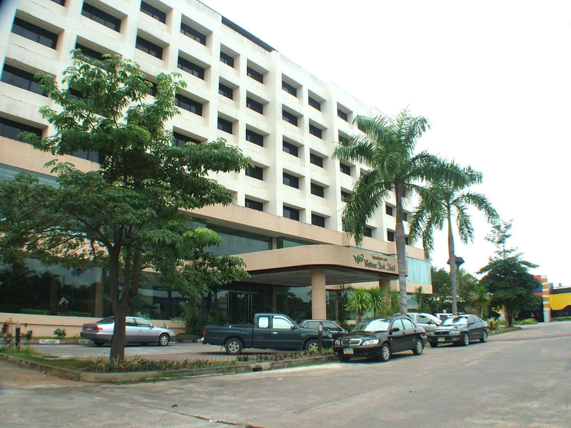 Wattana Park Hotel Транг Екстериор снимка